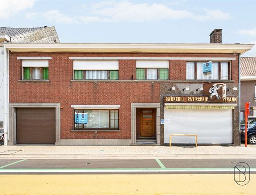                                        Handelspand met woonst te koop in Deerlijk, € 395.000
