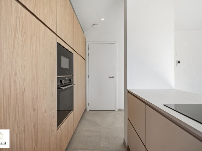 Exclusief gelijkvloers nieuwbouwappartement met uitzonderlijk ruim zonneterras<br />
<br />
Bent u op zoek naar een stijlvolle woonst waar ruimte, com