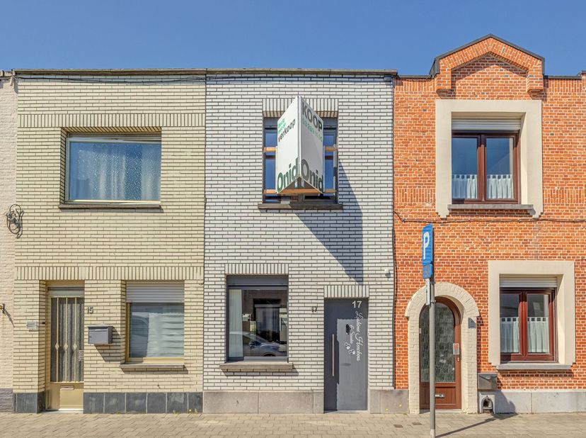 Ben je op zoek naar een instapklare woning in Deurne‑Noord? Deze woning past bij verschillende doelgroepen:- Starters / jonge koppels die betaalbaar e