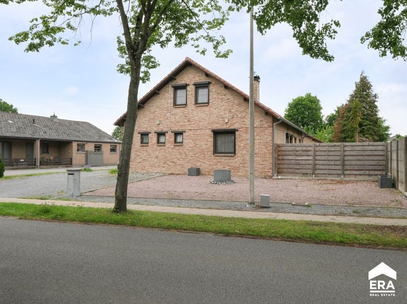 [[ CE BIEN PARTICIPE À LA JOURNÉE MAISONS OUVERTES ERA LE 13/6 DE 14:30 À 15:30 ]]<br />
Ce bien participe à la Journée Maisons Ouvertes ERA. Visitabl