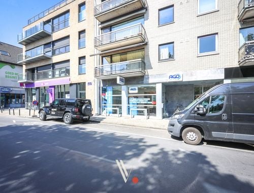                                         Handelspand te huur in Izegem, € 1.400

