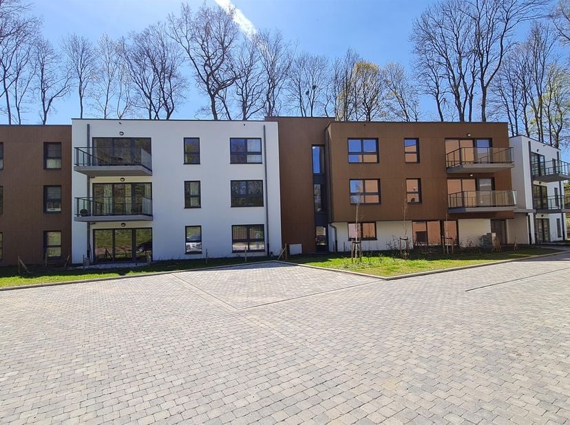 JAMBES, in een uitzonderlijke omgeving, biedt het Domaine de Géronsart u een prachtig APPARTEMENT (1 slaapkamer/1 doucheruimte) op de tweede verdiepin