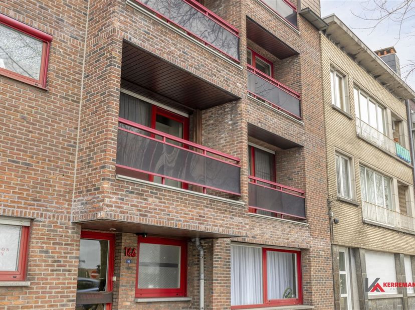 Cet appartement économe en énergie et bien agencé offre tout le confort nécessaire à ceux qui aiment l'espace et la lumière. L'entrée de l'appartement