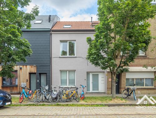                                         Appartementsgebouw te koop in Ledeberg, € 590.000
