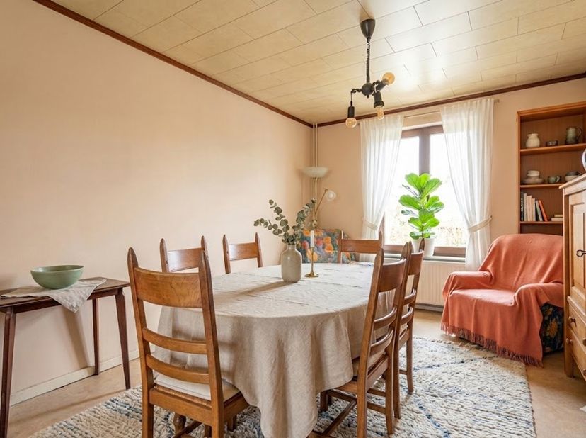 <br />
Infos : bruxelles.ouest@weinvest.be ou 02 315 77 22 <br />
Appartement de +/- 96m2 situé à proximité du centre et de la gare du Midi, dans un p