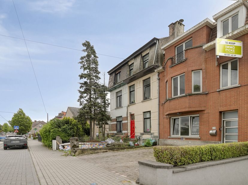 Huis te koop in Brusselstraat 15,
                    1702 Groot-Bijgaarden
