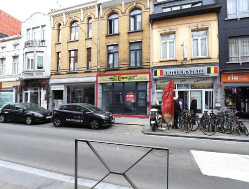                                         Appartementsgebouw te huur in Berchem, € 875
