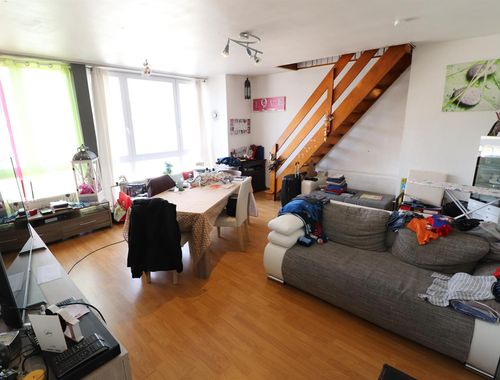                                         Duplex à louer à Jambes, € 785
