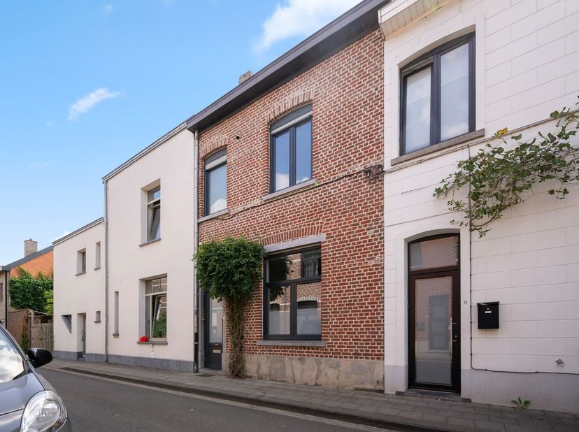 Ontdek deze charmante gezinswoning, rustig gelegen in de gegeerde Spaanse Kroonwijk te Heverlee met alle voorzieningen in de directe omgeving! Winkels