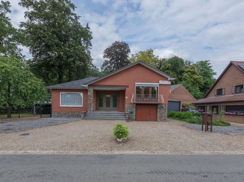 Huis te koop in Dennenstraat 1,
                    3680 Neeroeteren