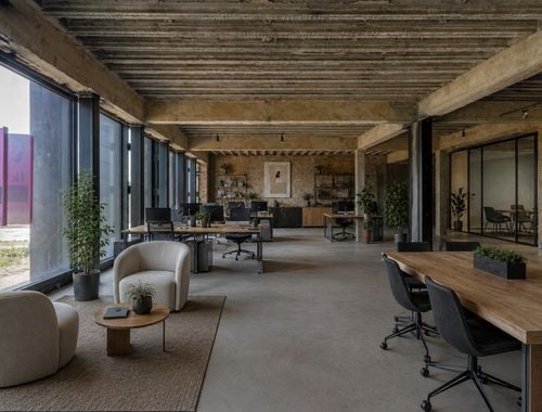                                         Bureaux à louer à Kortrijk, € 2.700
