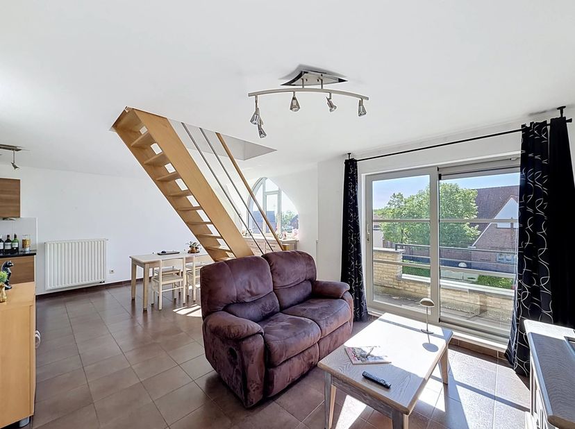 Dit appartement is gelegen te Mol-Ginderbuiten. Ideaal tov het centrum van Mol en de ring richting Lommel-Geel.<br />
Het is gelegen op de 2de verdiep