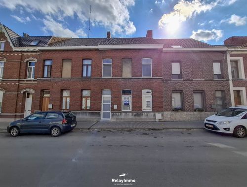                                         Arbeiderswoning te koop in Péruwelz, € 215.000
