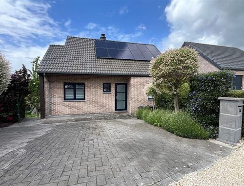                                         Maison unifamiliale à louer à Chapelle-à-Wattines, € 825
