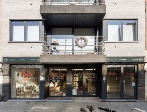                                         Commerce à vendre à Mol, € 299.000
