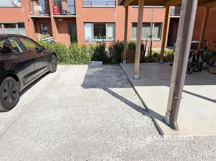 Garage te koop in ,
                    9800 Deinze