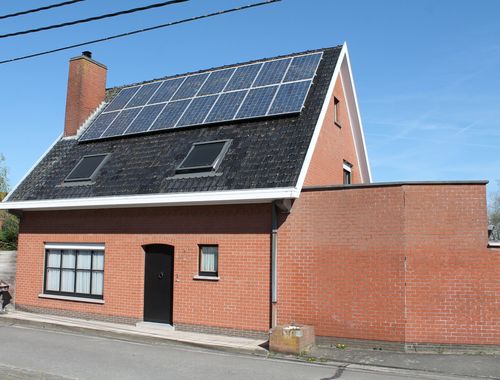                                         Woning te koop in Oostrozebeke, € 299.000
