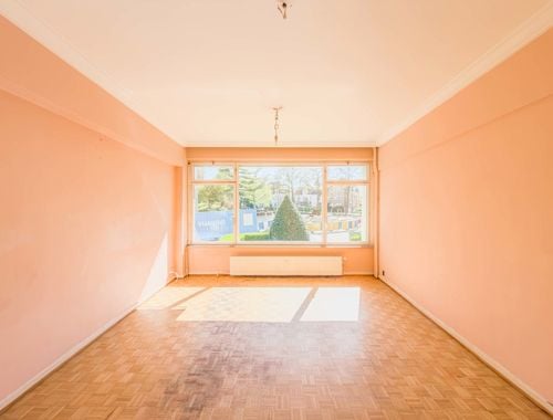                                         Gelijkvloers app. te koop in Schaarbeek, € 260.000
