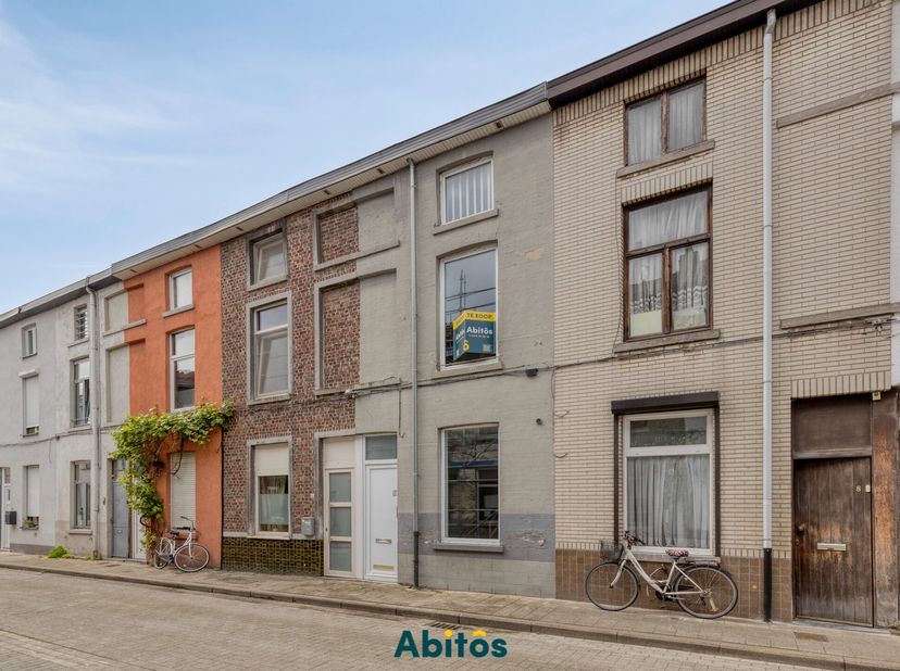 Bienvenue dans le quartier de Brugse Poort, un quartier urbain vivant et central, situé à distance de marche et à vélo du centre de Gand. Cette maison