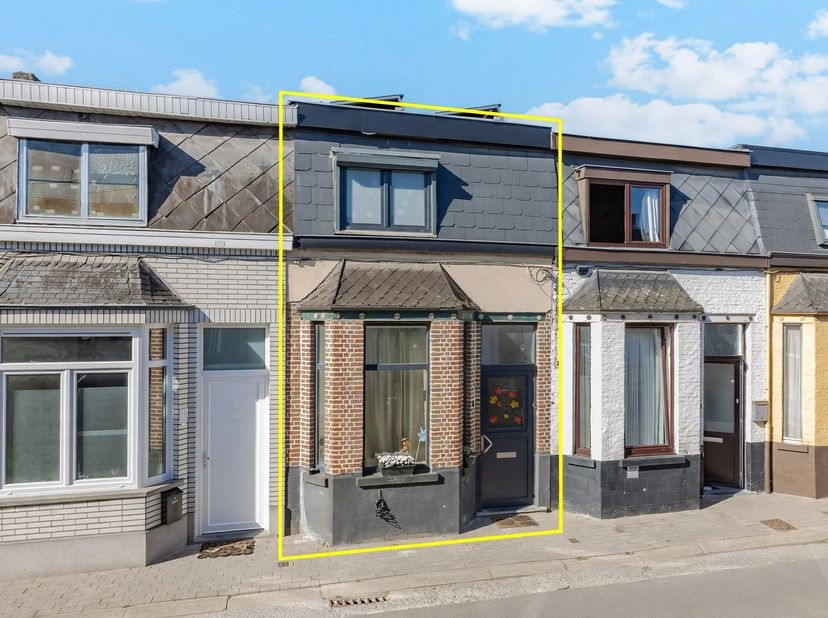 Huis te koop in Nijverheidsstraat 8,
                    9230 Wetteren