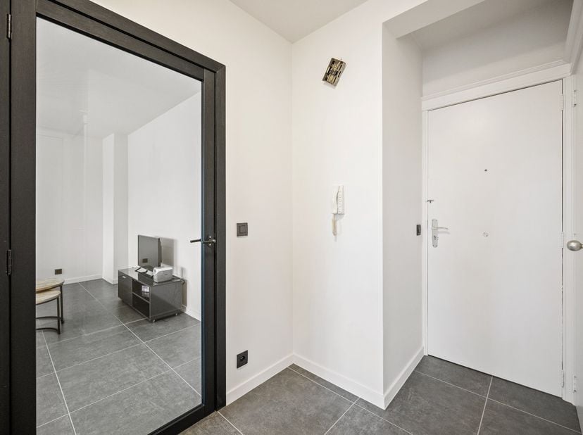 Dit prachtige, instapklare appartement is gelegen in het centrum van Tienen en biedt alle comfort voor een aangenaam verblijf. Het appartement beschik