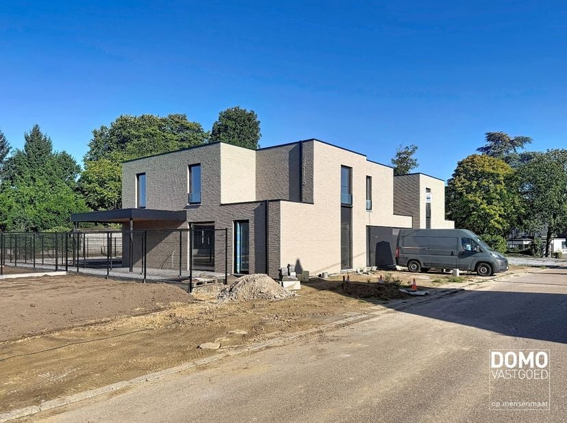 Huis te koop in Pollenusstraat 43,
                    3510 Kermt