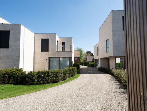                                         Uitzonderlijke woning te huur in 's Gravenwezel, € 1.850
