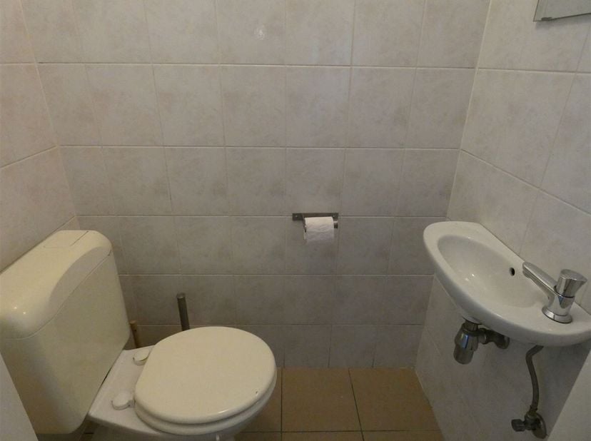 Ruim appartement met 1 slaapkamer, multifunctionele extra ruimte en autostaanplaats<br />
Dit appartement is gelegen in een aangename en centrale loca