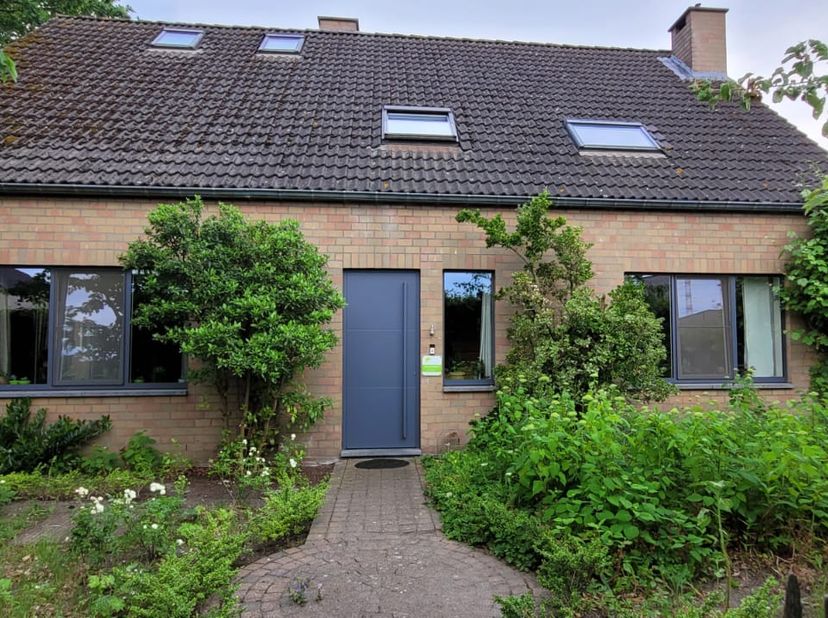 Uniek wonen in alle rust, vlak bij het centrum.<br />
<br />
Graag deze woning bezichtigen? Mail naar: kuringen28@gmail.com voor een afspraak.<br />
<