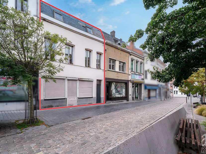 Bedrijfsvastgoed te koop
                    in 7600 Peruwelz