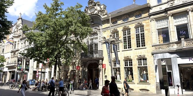 Bien professionnel à louer à Meir 85, 2000 Antwerpen