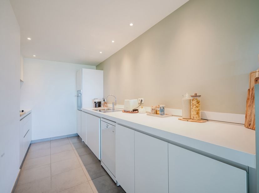 BEZOEKEN VIA IMMODAVINCI.BE<br />
Ligging<br />
Gelegen aan de Henri Dunantlaan in Gent, op een vlot bereikbare locatie vlak bij het centrum, openbaar