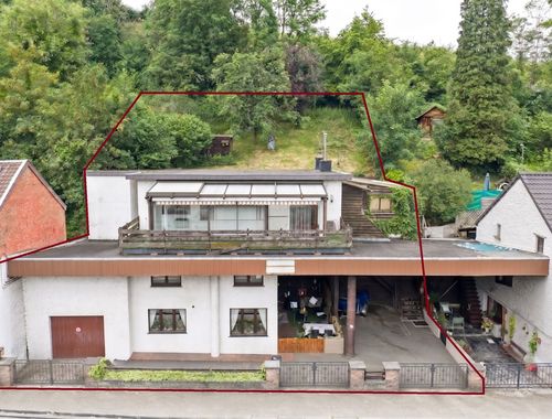                                         Immeuble d'appartements à vendre à Aywaille, € 240.000
