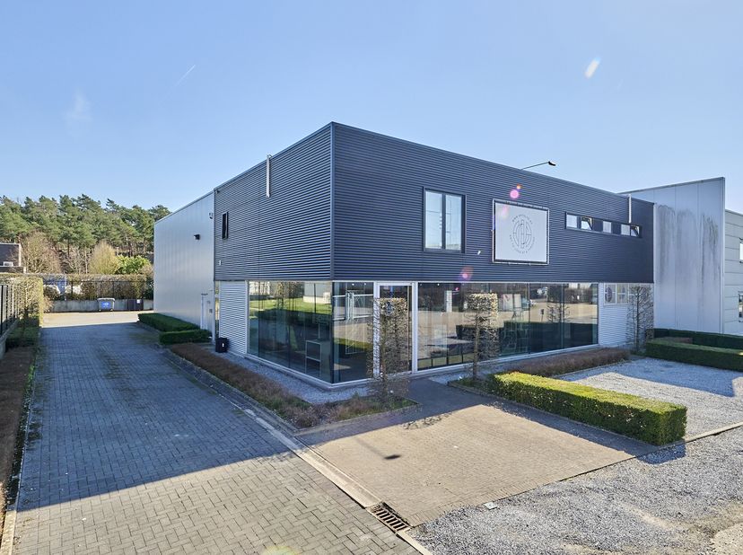 Bien professionnel à vendre
                    à 3520 Zonhoven