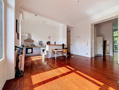                                         Immeuble d'appartements à vendre à Ixelles, € 2.350.000
