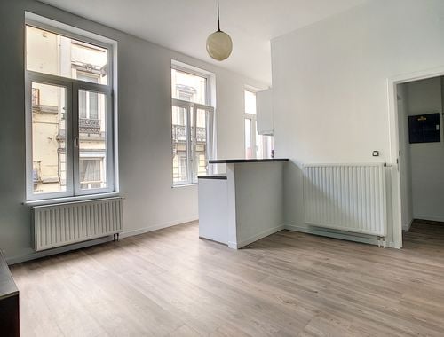                                         Appartement te koop in Elsene, € 240.000
