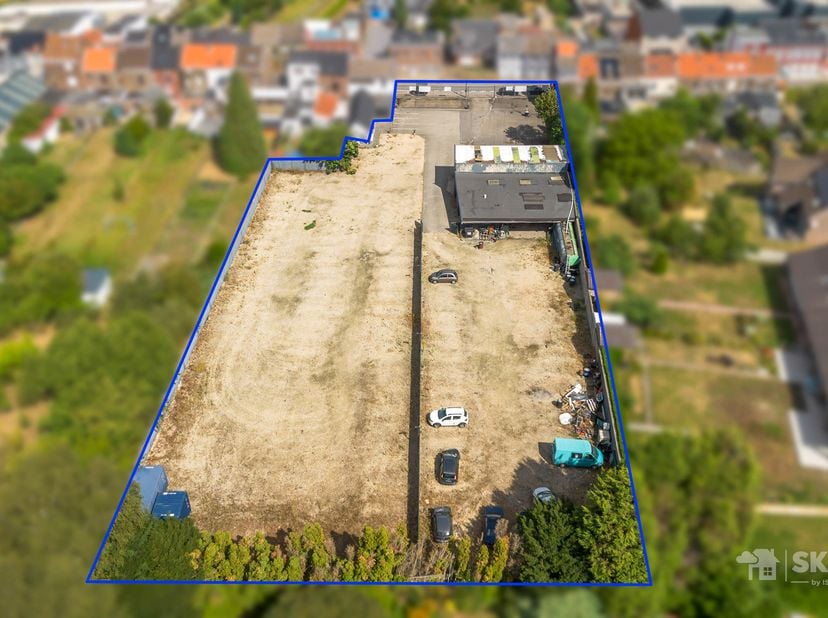 L'agence SKYIMMO vous propose cet ensemble immobilier à louer offrant de nombreuses possibilités d’exploitation, idéalement situé à Grâce-Hollogne, au