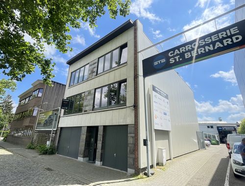                                         Appartementsgebouw te koop in Wilrijk, € 760.000
