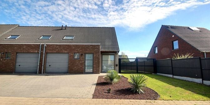 Huis te koop in 7700 Lowingen