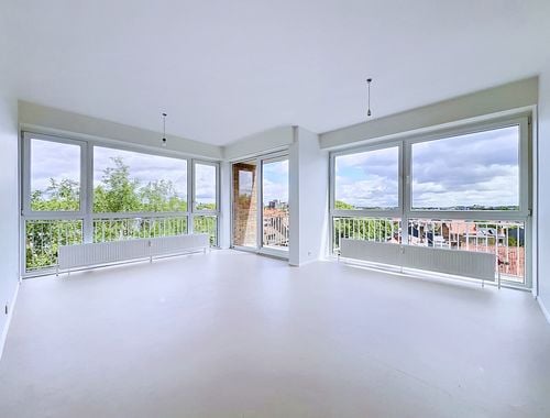                                         Appartement à louer à Ixelles, € 1.275
