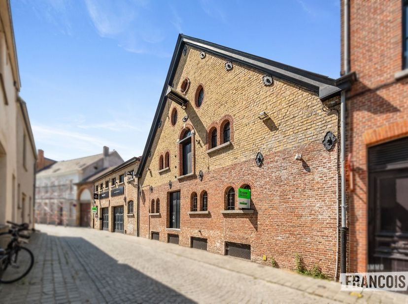 Bedrijfsvastgoed te koop in Raamstraat 1b,
                    8000 Brugge