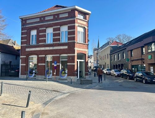                                         Handelsgelijkvloers te huur in Overijse, € 900
