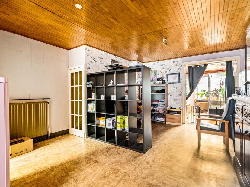 Te renoveren woning met 3 slaapkamers in het centrum van Herentals! <br />
Locatie: Gelegen vlakbij de Grote Markt, in het centrum van Herentals met a