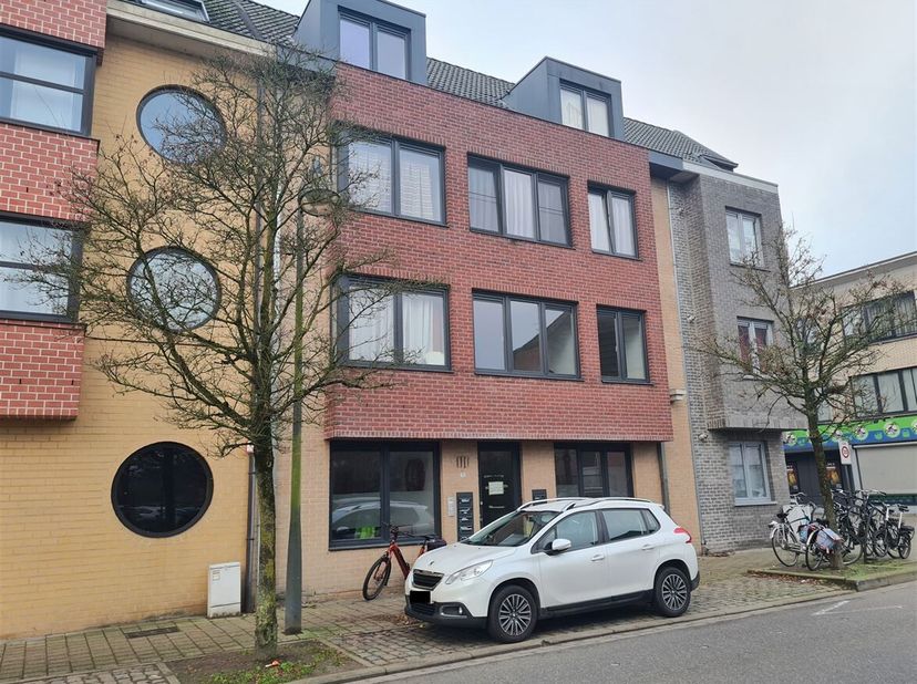 Gezellige studio met mezzanine op centrale ligging in Turnhout<br />
Ligging: Gelegen aan de Koningin Elisabethlei in Turnhout, op wandelafstand van w