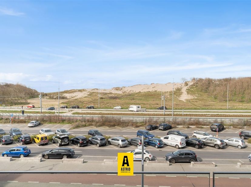 Instapklaar appartement met prachtig open zicht op de duinengordel topligging in Bredene!<br />
Dit recent en perfect instapklaar appartement in de Ka