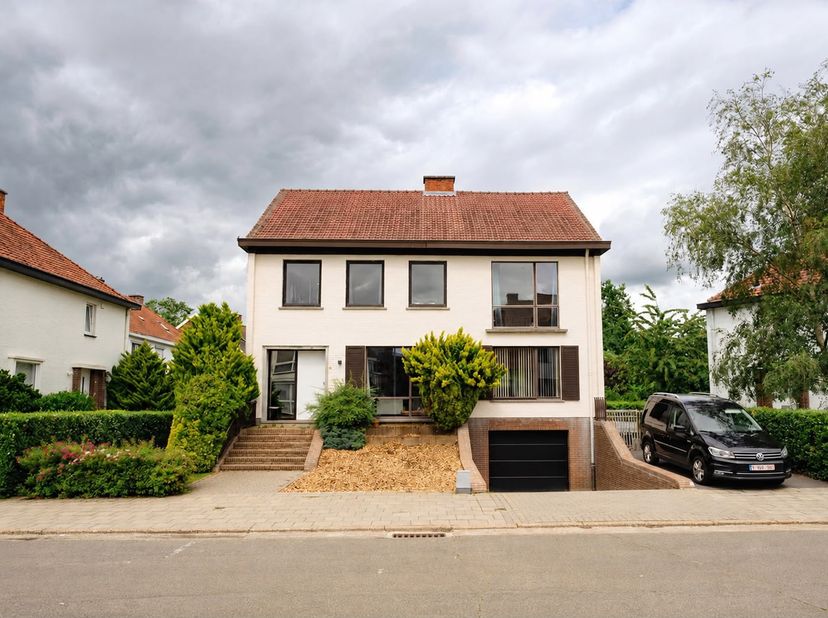 Vrijstaande woning op toplocatie in Diest<br />
<br />
Kijkdagen: zondag 5 juli, woensdag 8 juli en vrijdag 10 juli, telkens op afspraak.<br />
<br />