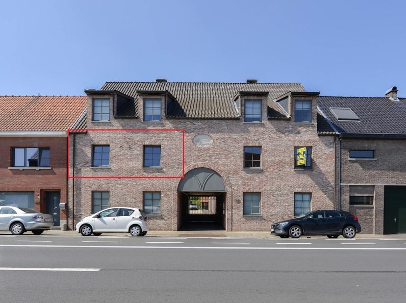 In de Oudenaardse deelgemeente Ename ontpopte zich deze residentie, waar er mede dankzij het KLEINSCHALIG GEBOUW een huiselijke sfeer heerst. De ruimt