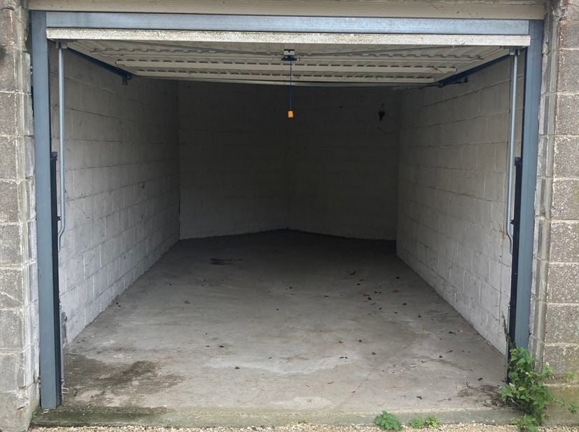 Een bezoekmoment aanvragen kan via onze website: https://www.vicusvastgoed.be/aanbod?prefilter=huren<br />
Ga naar de respectievelijke garage en klik