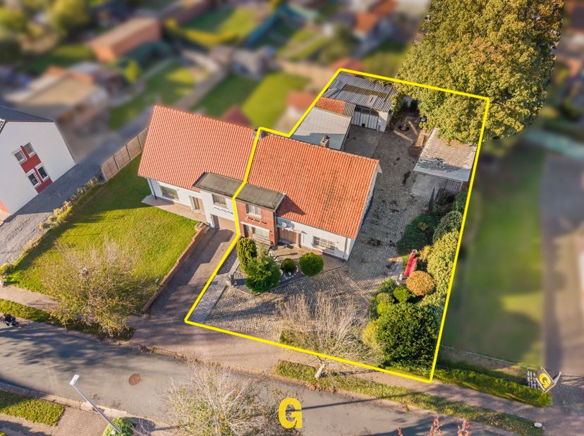 Huis te koop in Guido Gezellelaan 6,
                    3730 Hoeselt