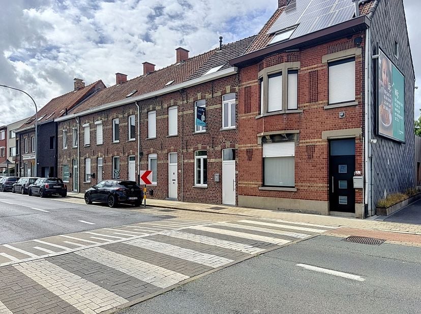 Huis te koop in Beversesteenweg 207,
                    8800 Roeselare